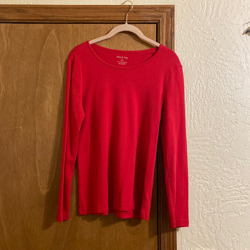 Medium long sleeve red top